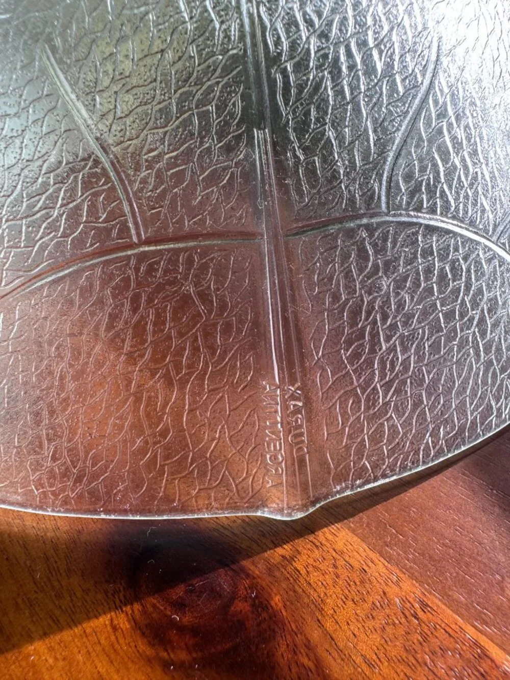 Vintage Clear Glass Aspen Leaf Serving Bowl, by Durax Argentina